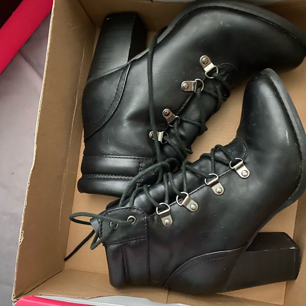 Heeled booties